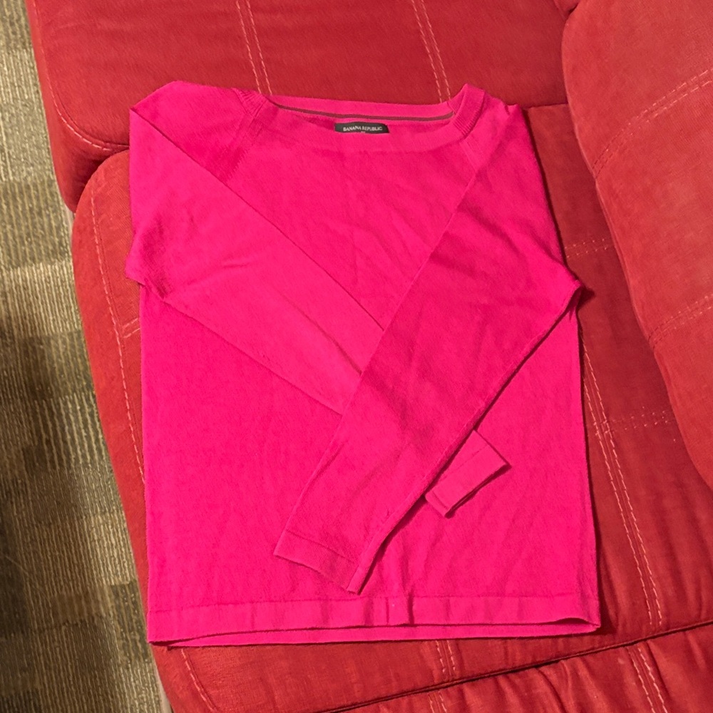 Banana Republic Vibrant Pink Crew Neck Sweater. 100% merino wool